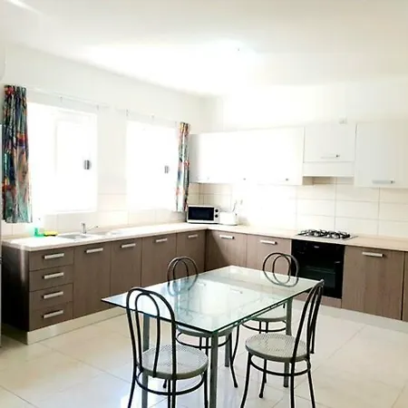 Apartman Bugibba Square *