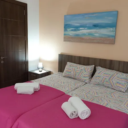 Bugibba Square Apartman *