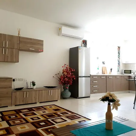 Bugibba Square Apartman *