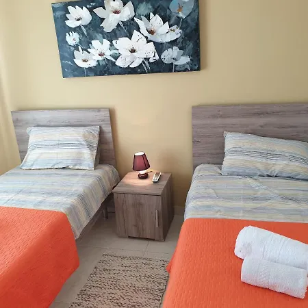 Apartment Bugibba Square *